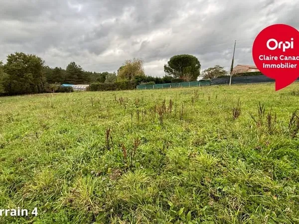 Terrain 976 m²