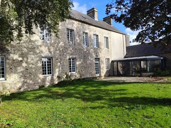 Maison 12 pièces 246 m²