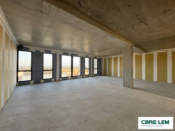 Local professionnel 93 m²