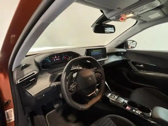 Peugeot 2008 e- 136 style carplay /camera 180 / sièges chauffants — photo 15