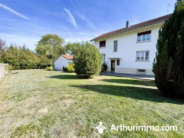 Maison 8 pièces 198 m²