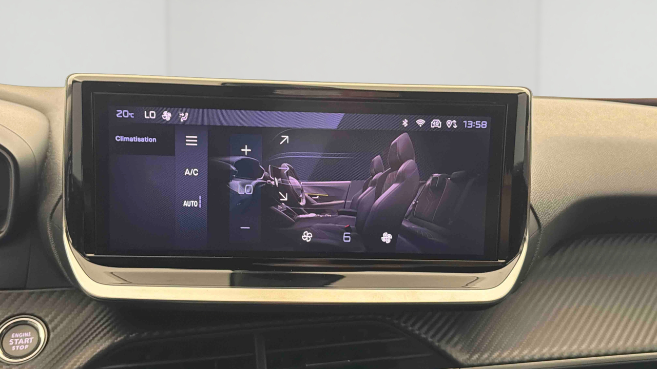 Peugeot 2008 PureTech 130 S&amp;S EAT8 — photo 24