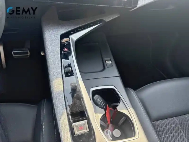 Peugeot 3008 hybrid 145 e-dcs6 — photo 18