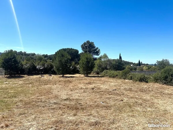 Terrain 604 m² ST MAXIMIN LA STE BAUME