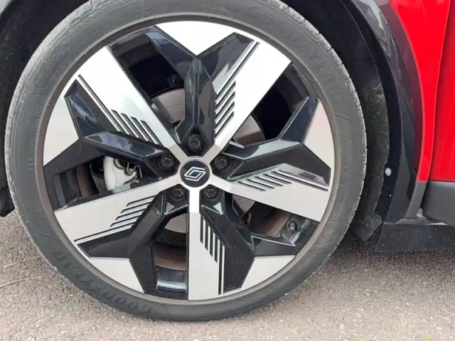 Renault Megane e-tech ev60 220 ch super charge — photo 19
