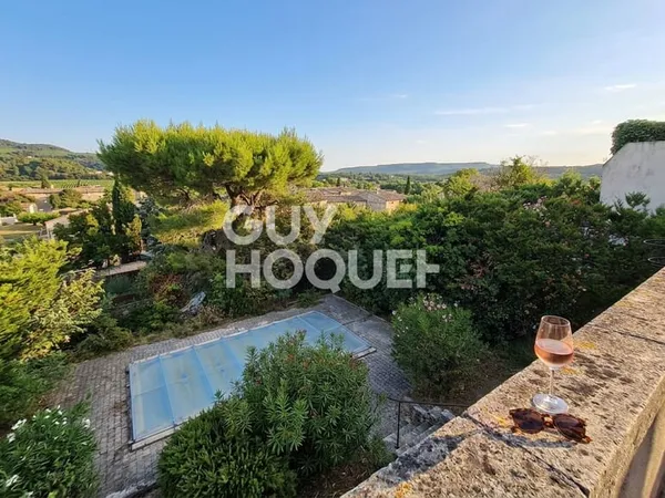 EXCLUSIVITÉ TRESQUES : Maison en pierre pleine de charme avec vue dégagée