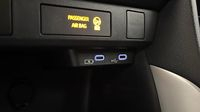 Toyota Yaris 116h Design 5p MY22 — photo 30