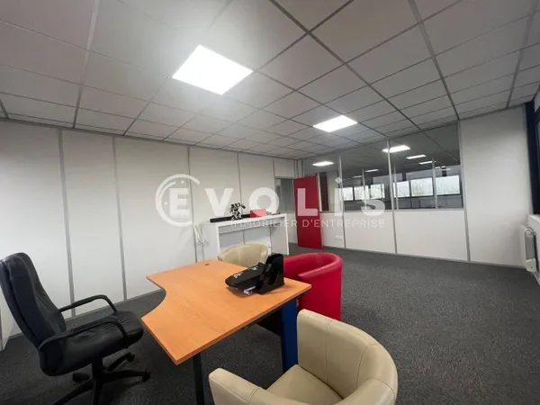 Bureau 236 m²