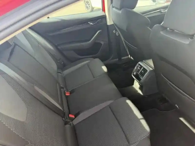 Skoda Octavia 1.0 tsi 110ch ambition — photo 9