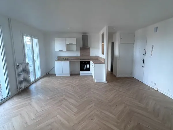 T2 48 m² entièrement rénové Balcon 8 m² + vue dégagée