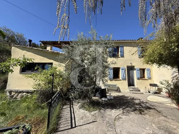 Mas avec piscine dans un cadre champêtre valloné et paisible ?