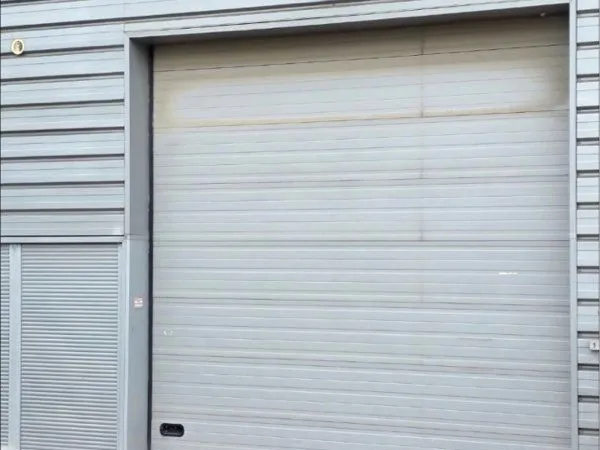 Dépôt de 120 m2