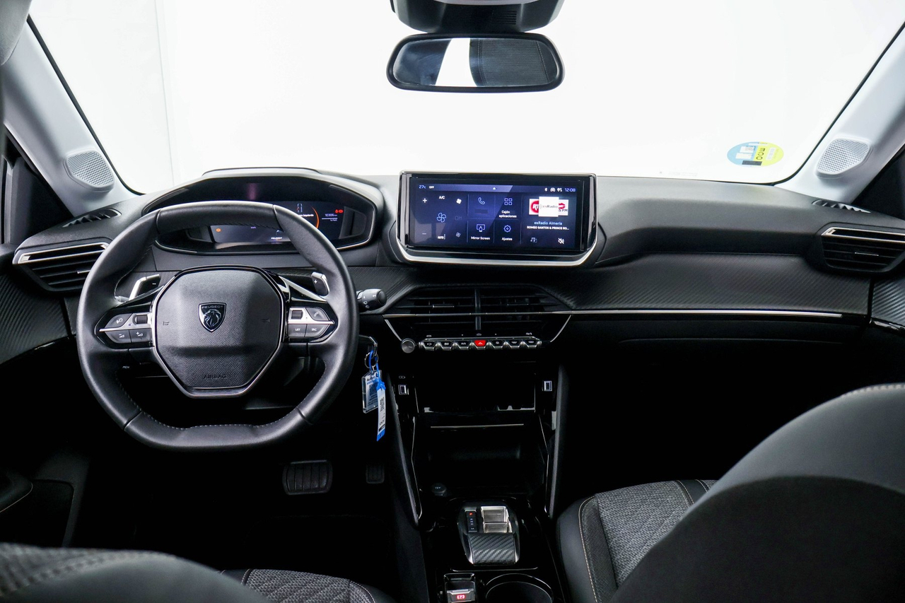 Peugeot 208 — photo 11