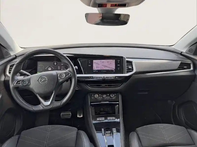 Opel Grandland hybrid 225 ch bva8 — photo 8