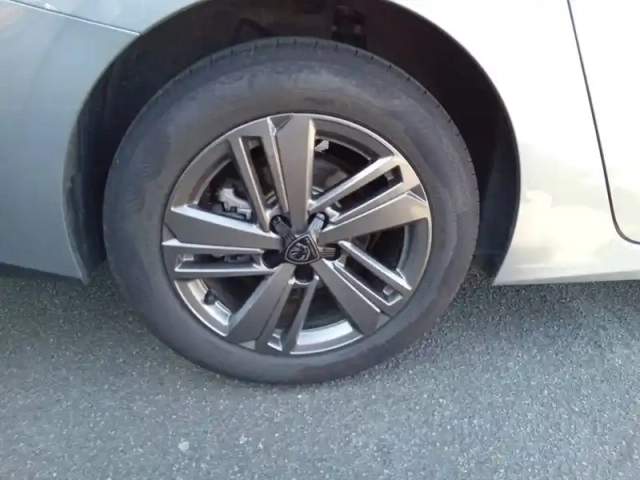 Peugeot 308 sw hybrid 145 e-dcs6 — photo 19