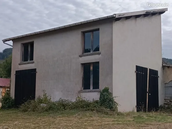 Local d’activité et entrepôt Location Arconsat 2p 126m² 270€