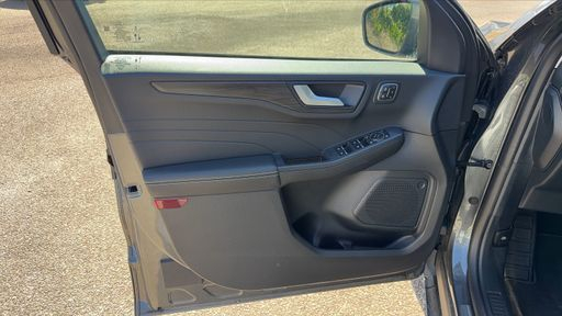 Ford Kuga 2.5 Duratec 190 Flexifuel Hybrid CVT - Vignale – 2023 – 29497 km – Autre – Boîte Automatique — photo 49