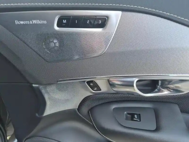 Volvo Xc90 t8 awd 303 + 87ch r-design geartronic — photo 17
