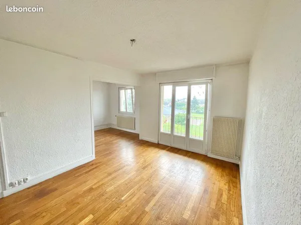 Appartement F3 de 60m2 avec cuisine équipée et balcon