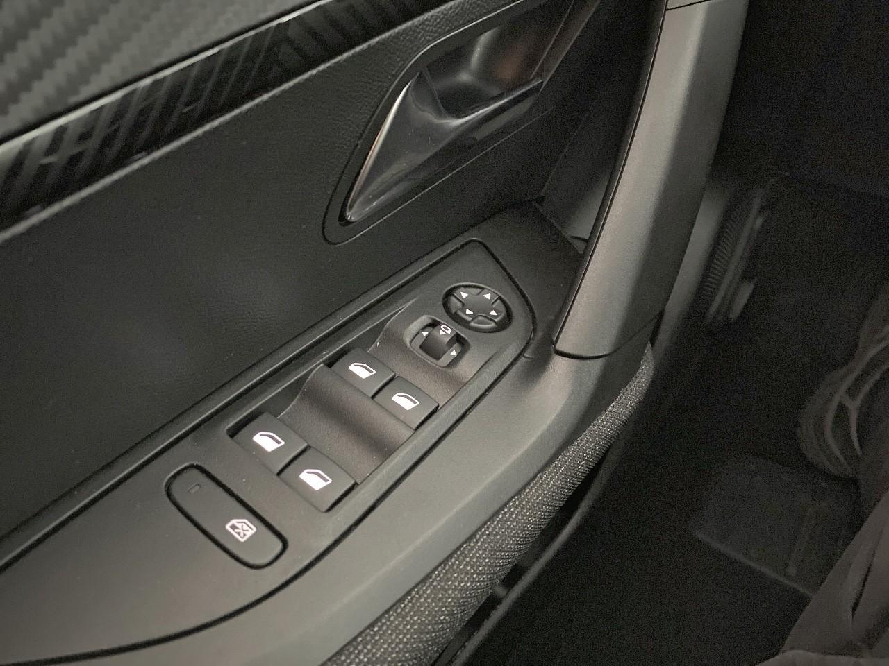 Peugeot 2008 hybrid 136 e-dcs6 style — photo 20