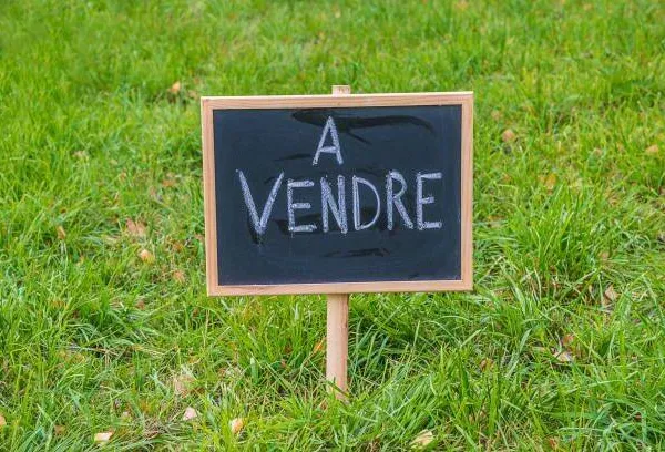 Terrain constructible 300 m²