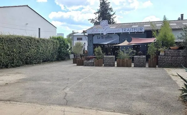 Local commercial 3 pièces 560 m²