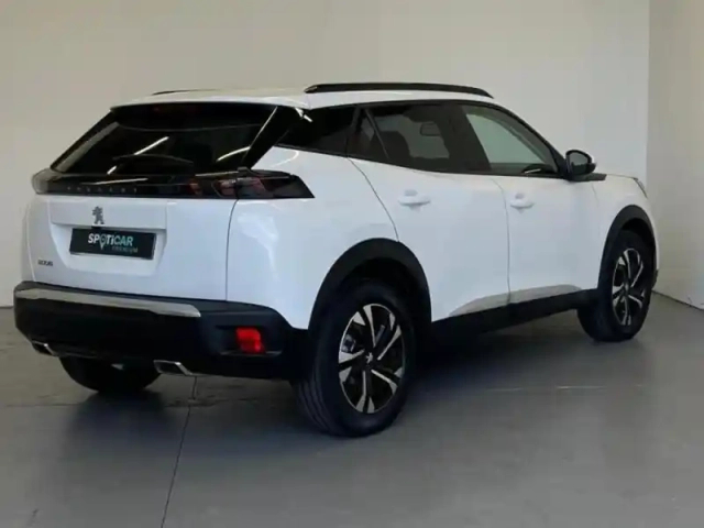 Peugeot 2008 1.2 puretech 130ch s&amp;s allure — photo 3