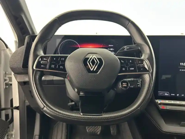 Renault Megane e-tech ev40 130ch standard charge — photo 15
