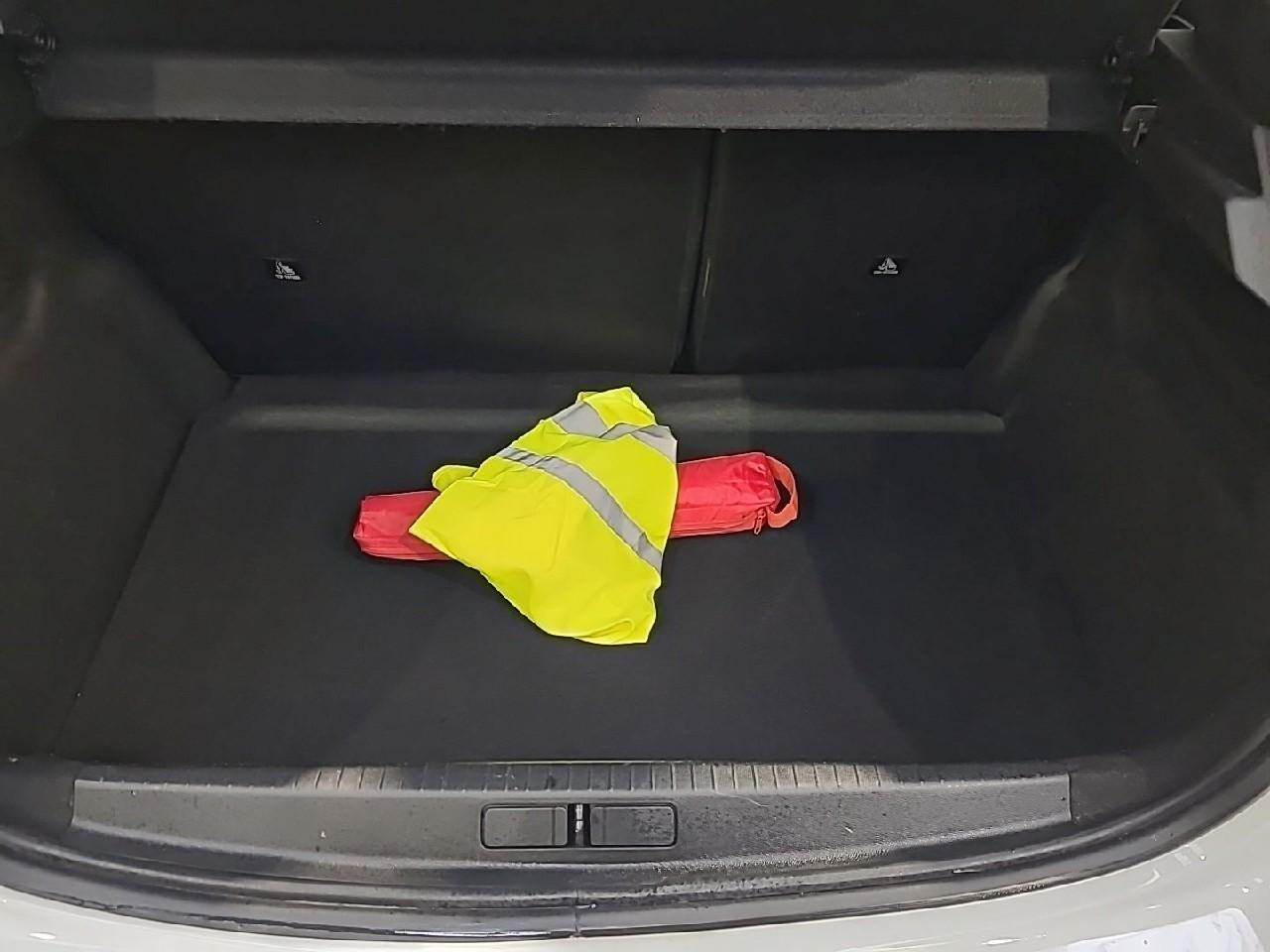 Peugeot 208 hybrid 100 e-dcs6 active — photo 14