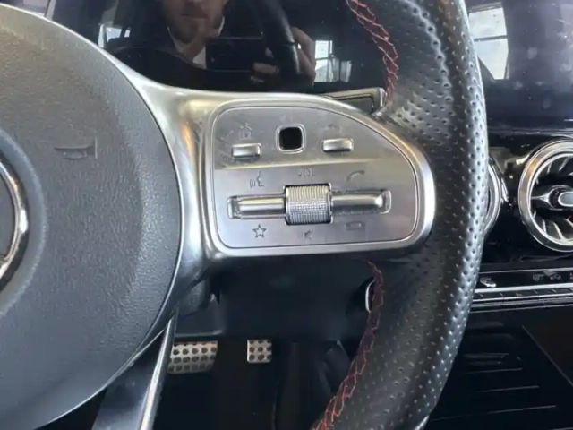 Mercedes Gla 250 e amg line — photo 19