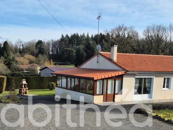 Maison de plain pieds et terrain de 4718 m2