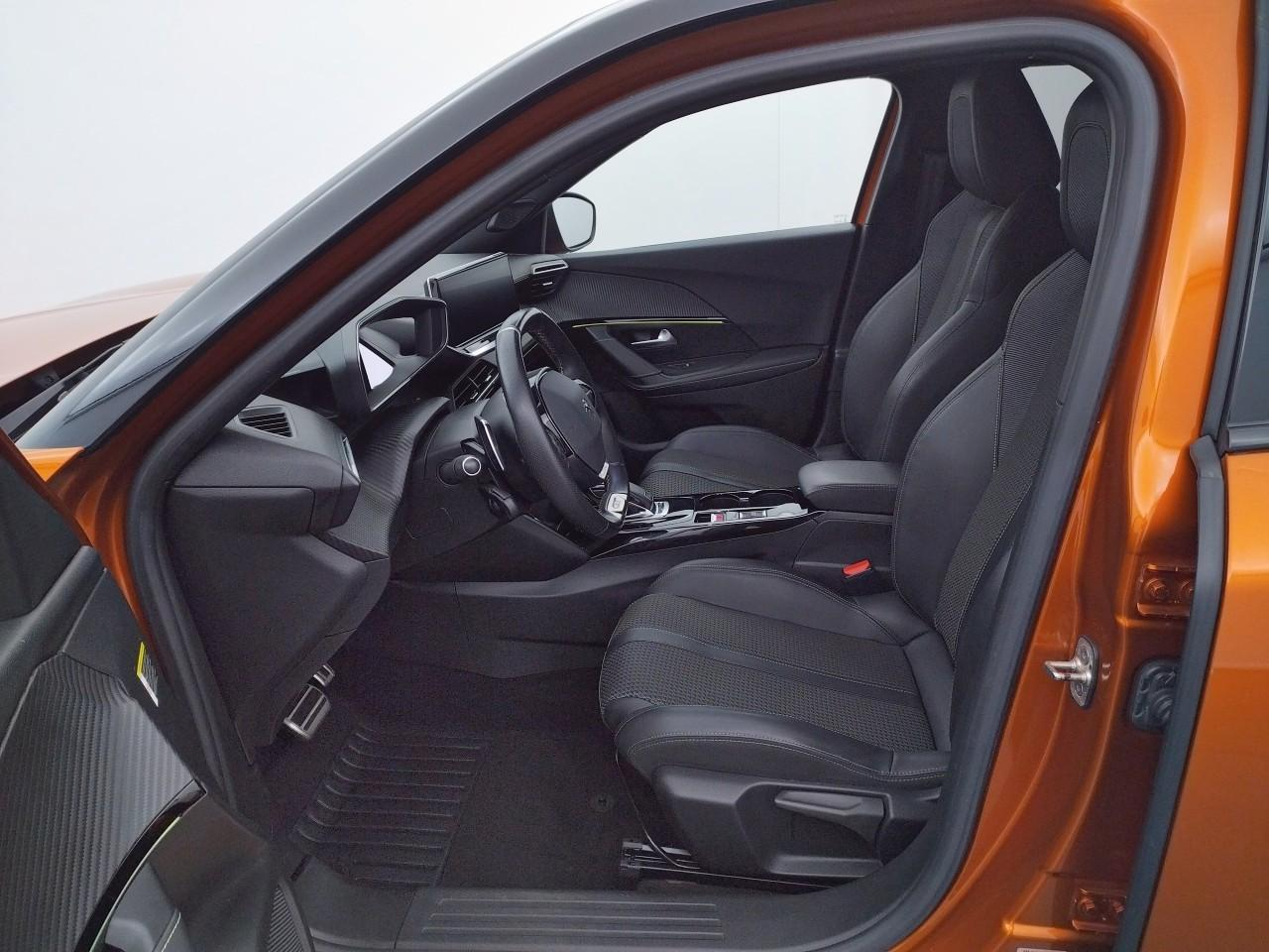 Peugeot 2008 1.2 puretech 130ch s&s gt line eat8 7cv — photo 10