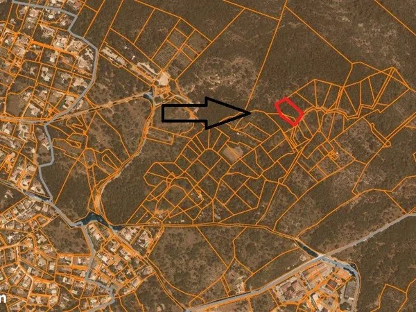 Terrain 2 500 m² Saint Cezaire Sur Siagne