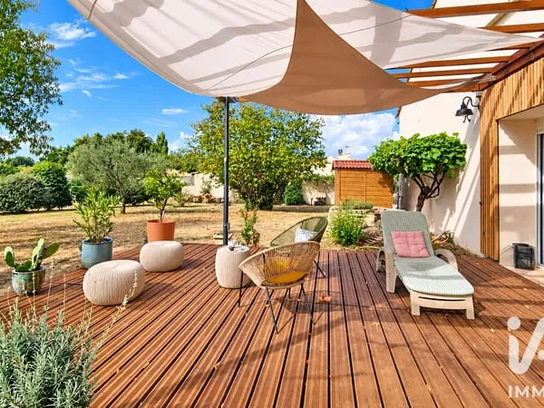 Maison 10 pièces 325 m²