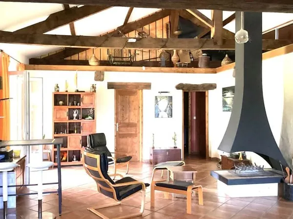 Maison 2 pièces 114 m²