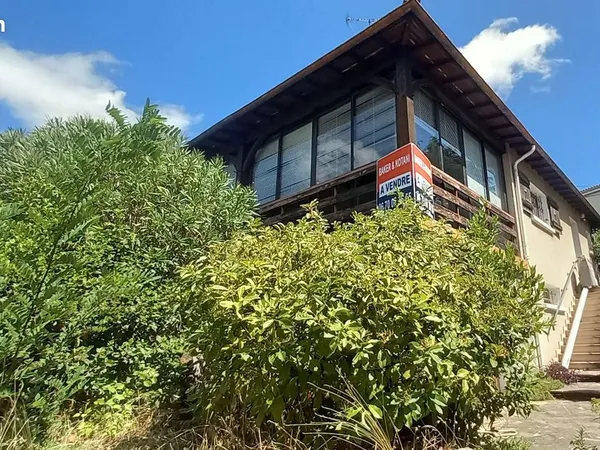 A 19mn de Lyon, maison avec tonnelle et jardin