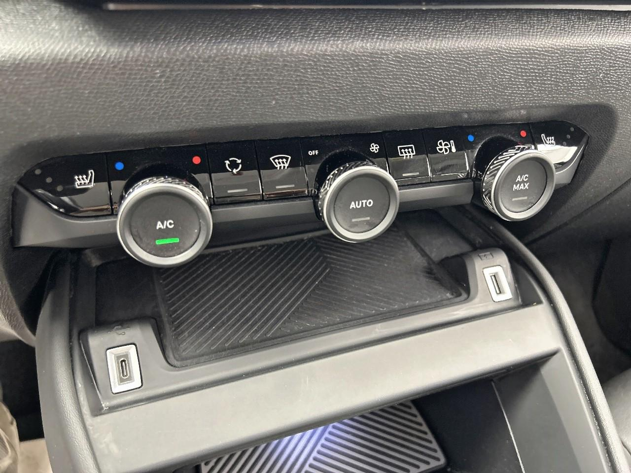 Citroën C4 puretech 130 s&s eat8 feel pack — photo 28