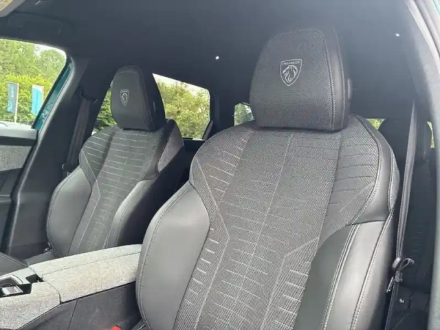 Peugeot 5008 gt hybrid 145ch e-dcs6 — photo 27