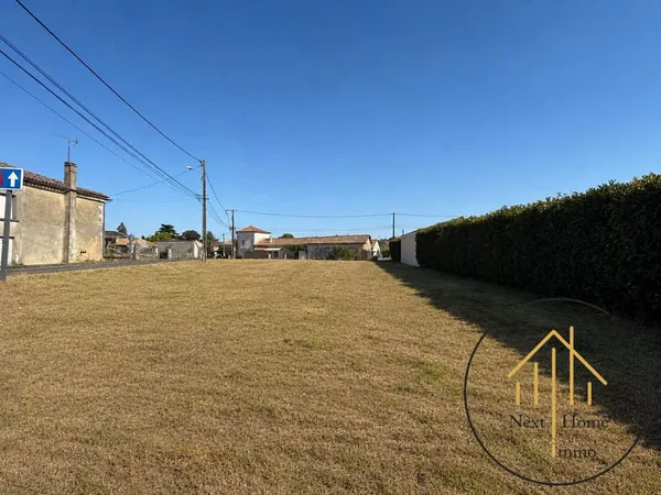 Terrain constructible de 1 085 m² - Hors lotissement - Morn