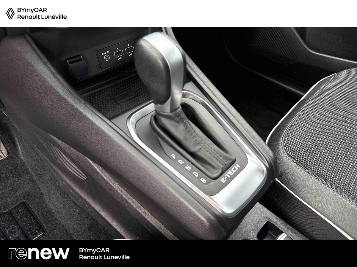 Renault Captur E-Tech full hybrid 145 — photo 22