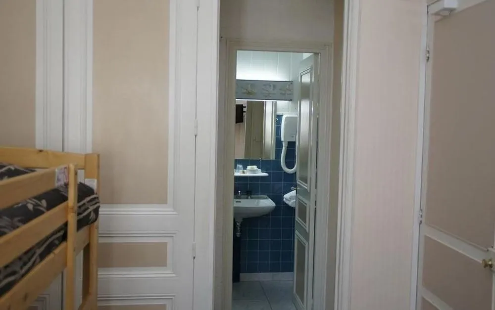 Photo 10