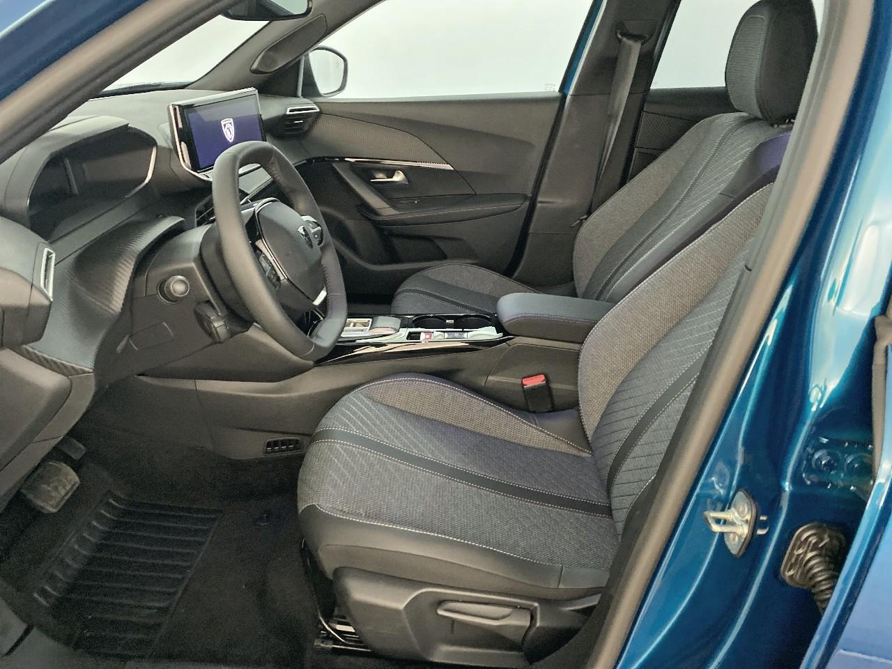 Peugeot 2008 hybrid 145 ch e-dcs6 allure — photo 9
