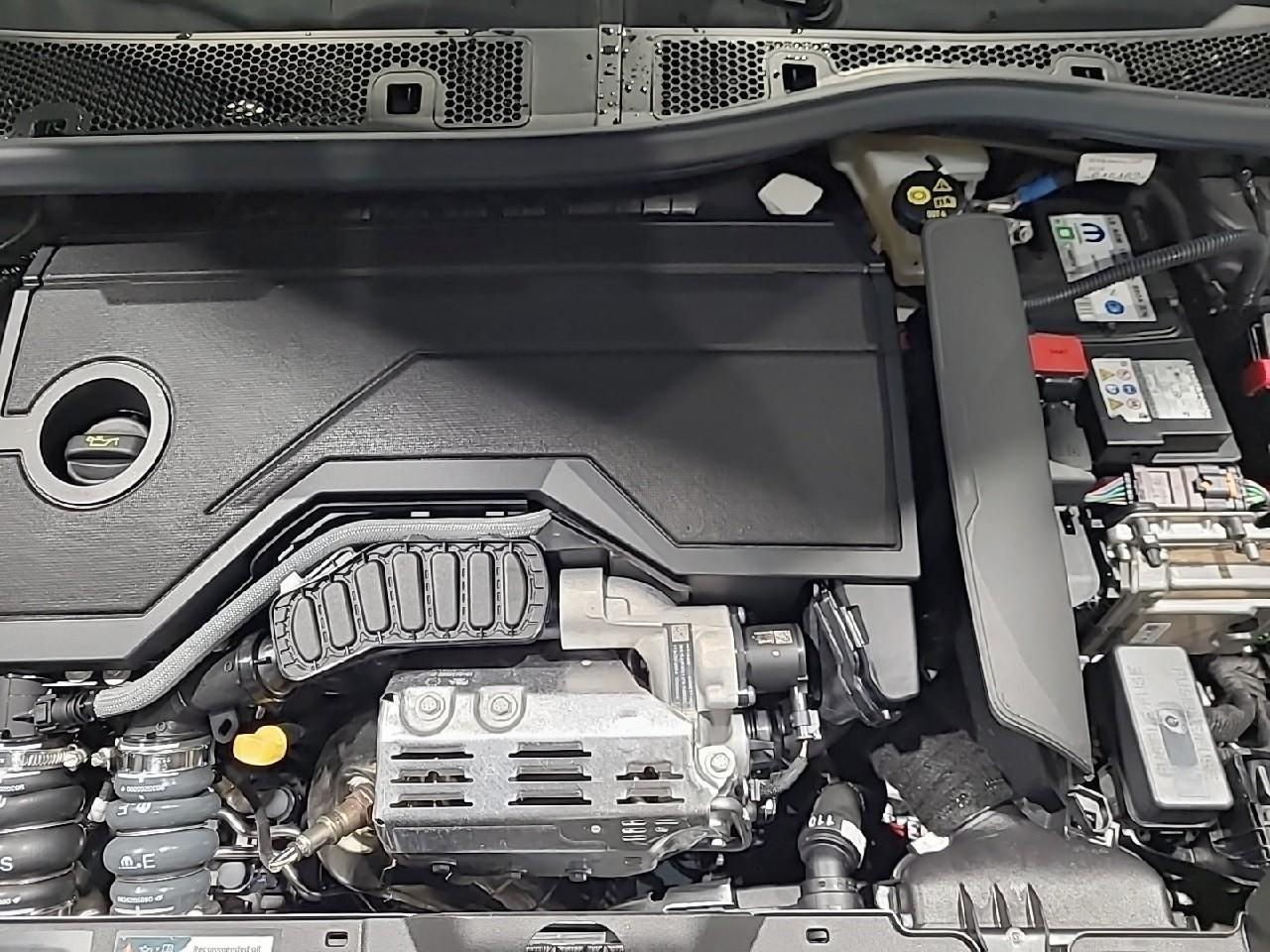 Peugeot 2008 hybrid 145 ch e-dcs6 allure — photo 15
