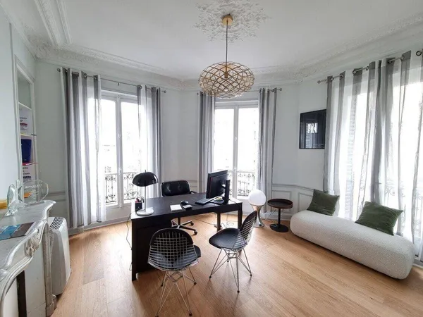 Bureau 85 m²