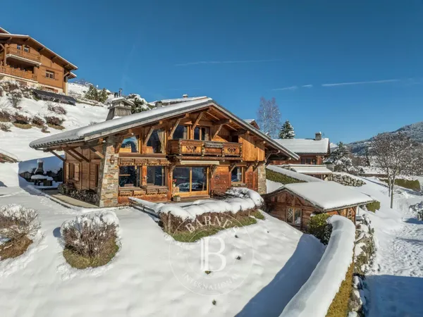 MEGEVE - CHALET FAMILIAL - 4 CHAMBRES - TERRAIN DE 1115 M2
