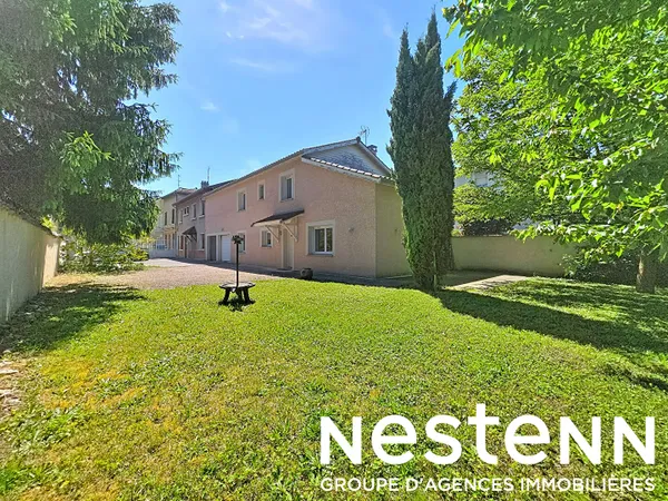Ensemble immobilier - Maison - Appartements - Immeuble - Centre-ville GENAS