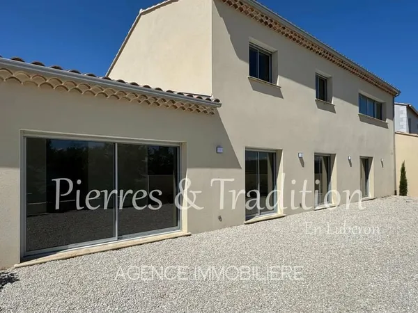 Luberon, Proche du village, belle maison avec vue.