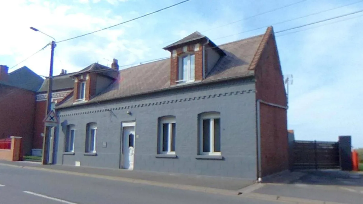 Photo 1
