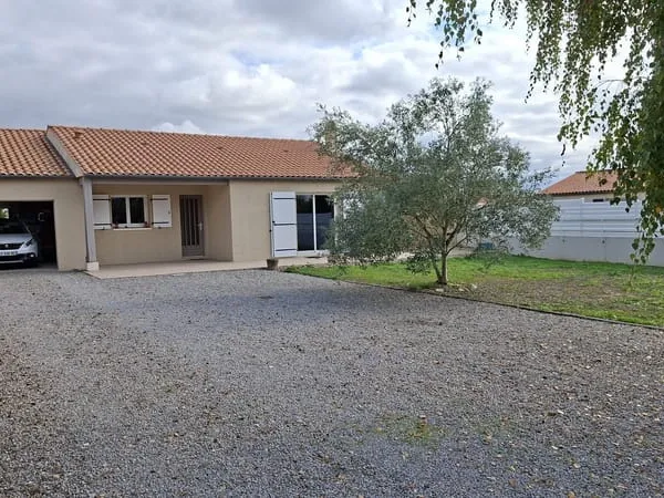 Maison de plain pied a fort potentiel