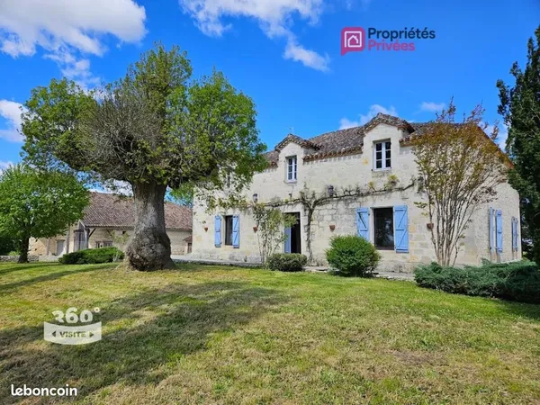Maison 6 pièces 245 m²